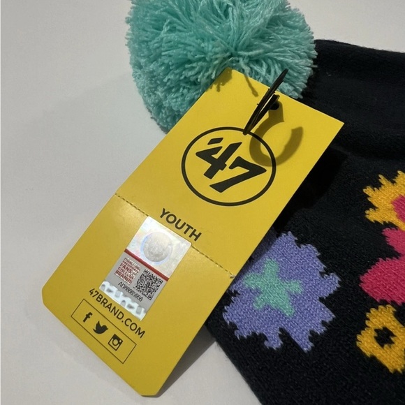 Youth Michigan Wolverines β47 Brand Buttercup Beanie Hat NWT β Floral Knit Pom - Picture 5 of 5